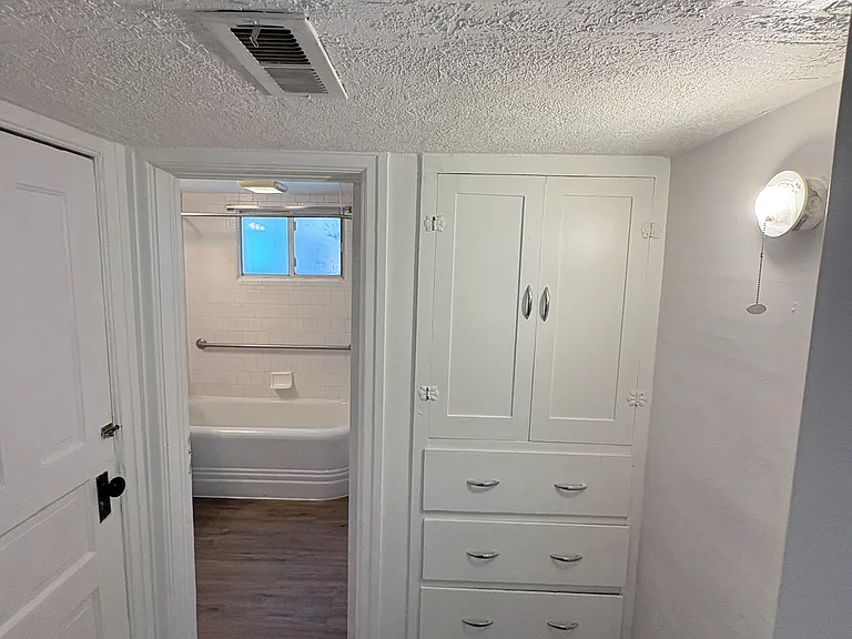 25 S 200 W #BASEMENT — Photo 5