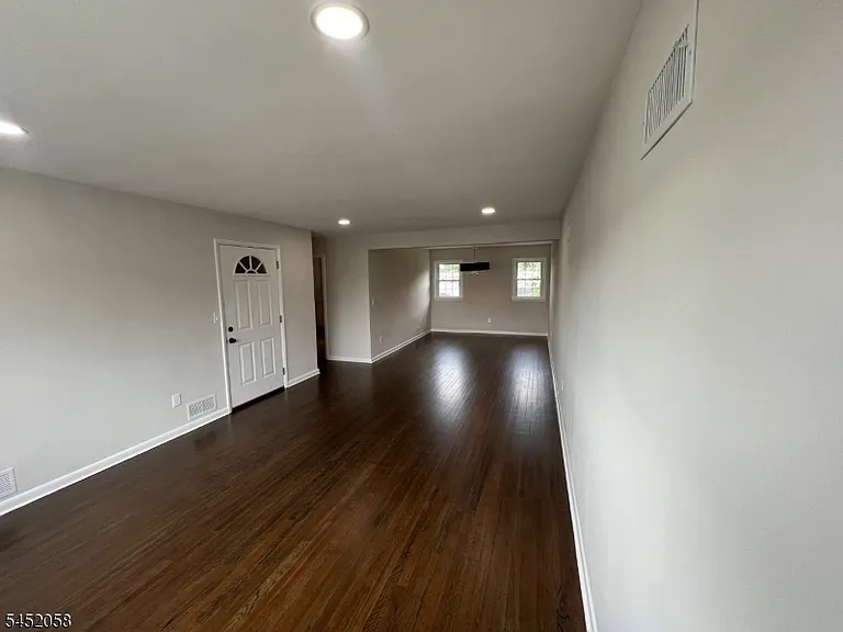1006 Gifford Ct — Photo 5