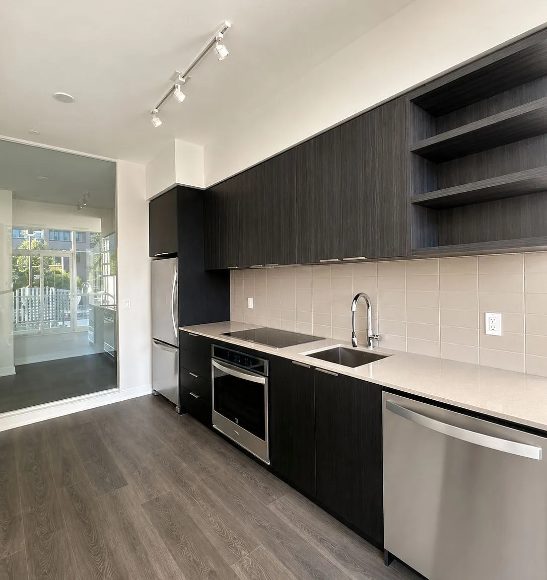 Sonic Condos — Photo 3