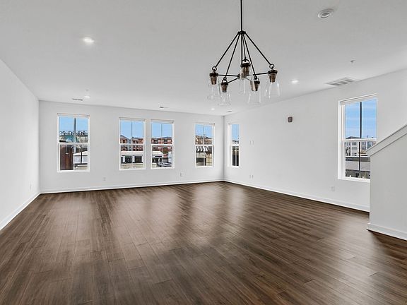 3rd image of 2032 Edison Park Ln