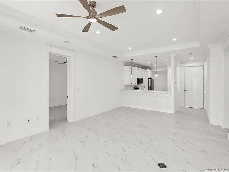 47 SW Osceola St #206 — Photo 5