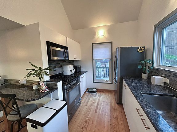 kitchen with breakfast bar
