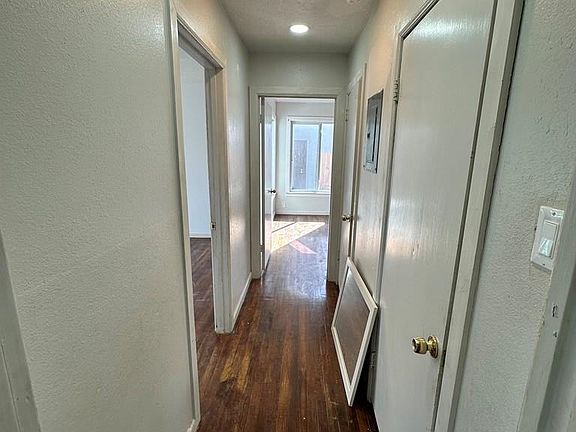 4th image of 1515 Russell Dr