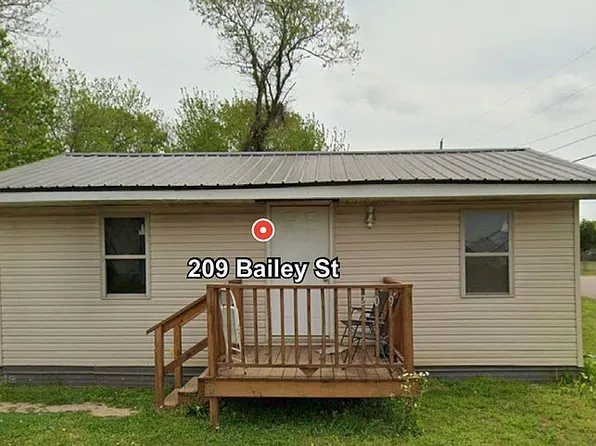 209 Bailey St, Lexington, TN 38351