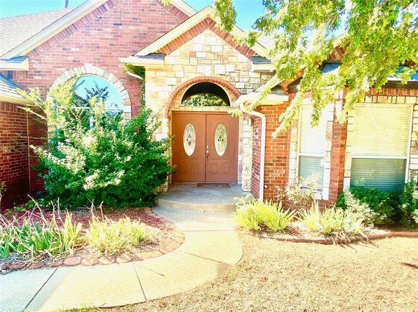 17125 Platinum Ln, Edmond, OK 73012