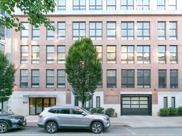 502 Madison St APT 203