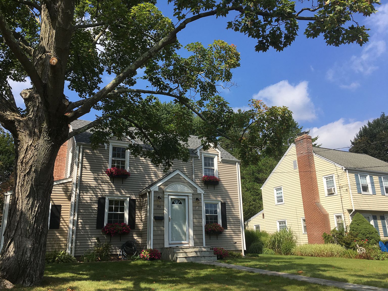 49 Greenhurst Rd, West Hartford, CT 06107 Zillow