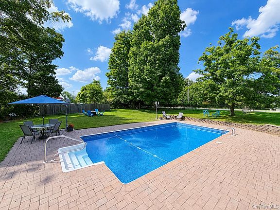 2nd image of 31 Briarwood Drive