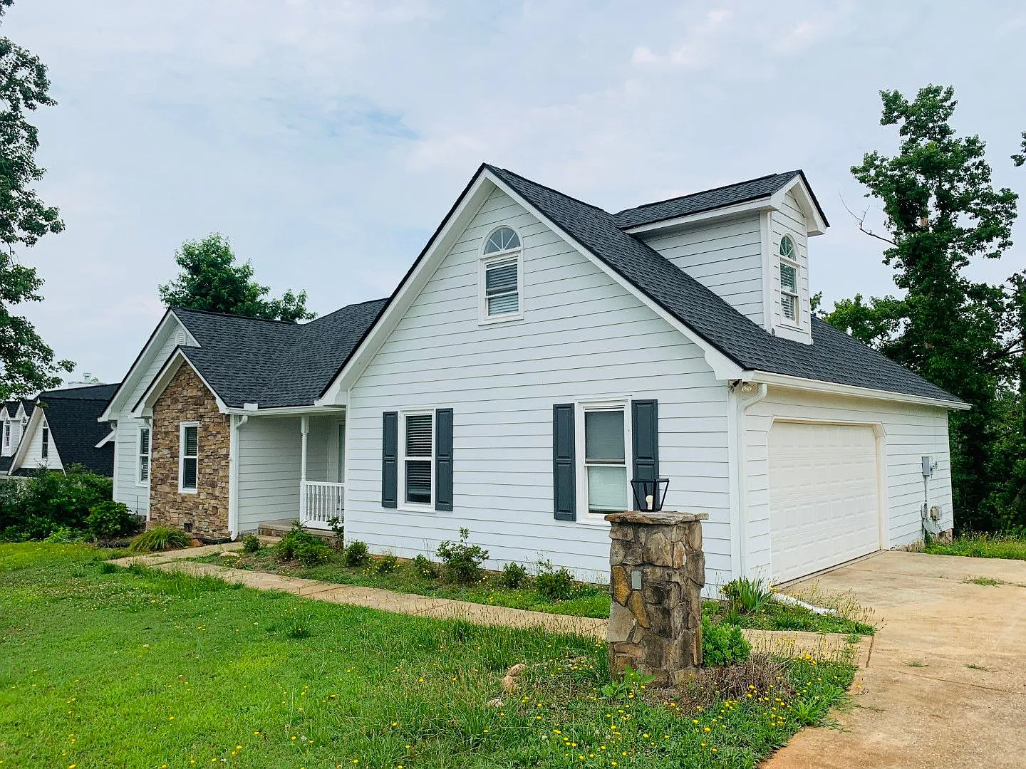 Great location, private/wooded lot, large deck, 4th bedroom up w/attic storage, 2 car garage, ful... — Photo 3