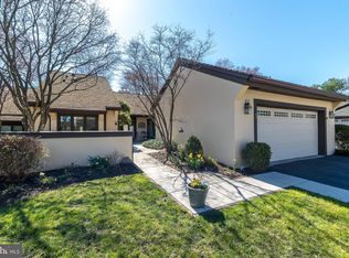 7 Hounds Run Ln, Blue Bell, PA 19422