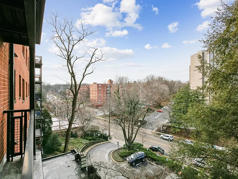 7611 Maple Ave #501 — Photo 5