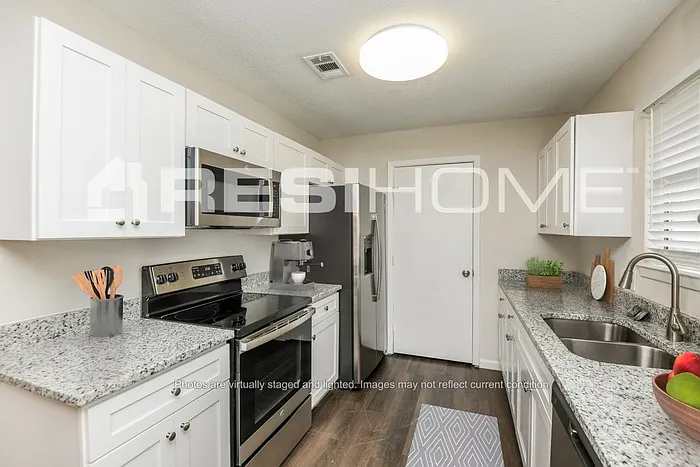 623 Allencrest Dr — Photo 2