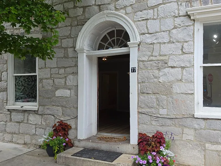 102 N Bedford St — Photo 23