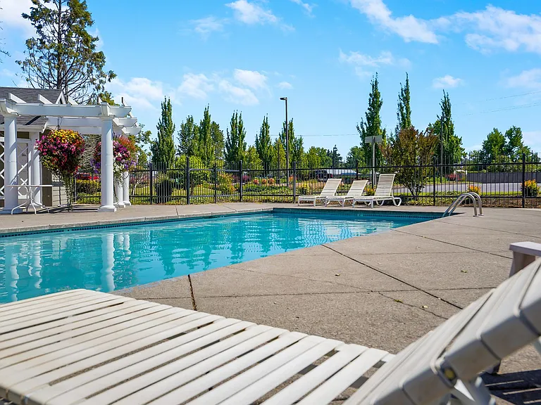 Lakepoint at Inland Shores — Photo 13