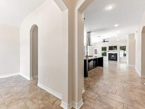 2nd image of 3676 Pin Oak Dr