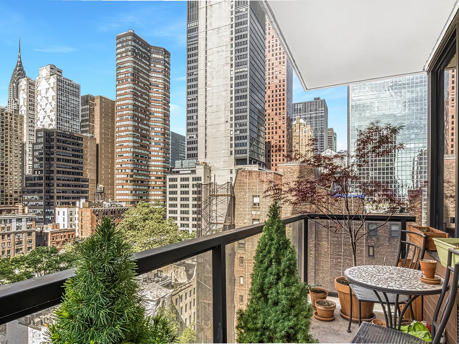 255 East 49th Street — Photo 4