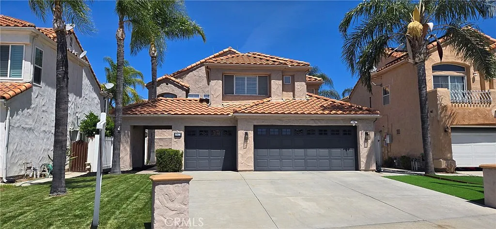 3 bed, 2.5 bath, 1939 sqft, $3,300 — Photo 1