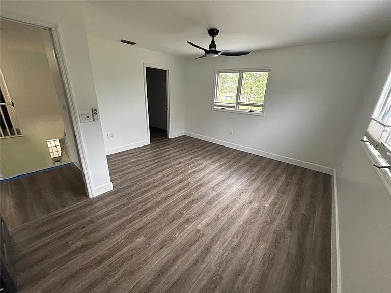 7910 Kennedy Ln — Photo 14