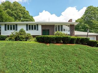 3 Lantern Ln, Wakefield, MA 01880