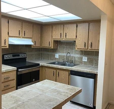 4th image of 4167 Oak Terrace Dr