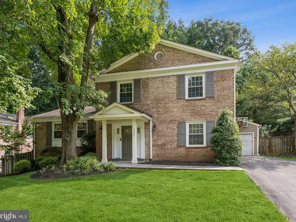 1235 Derbyshire Rd, Potomac, MD 20854