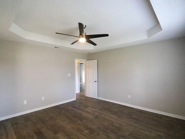 4505 Guinevere Ct — Photo 12