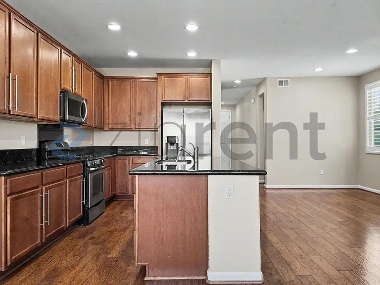 9749 Shanelyn Way — Photo 16