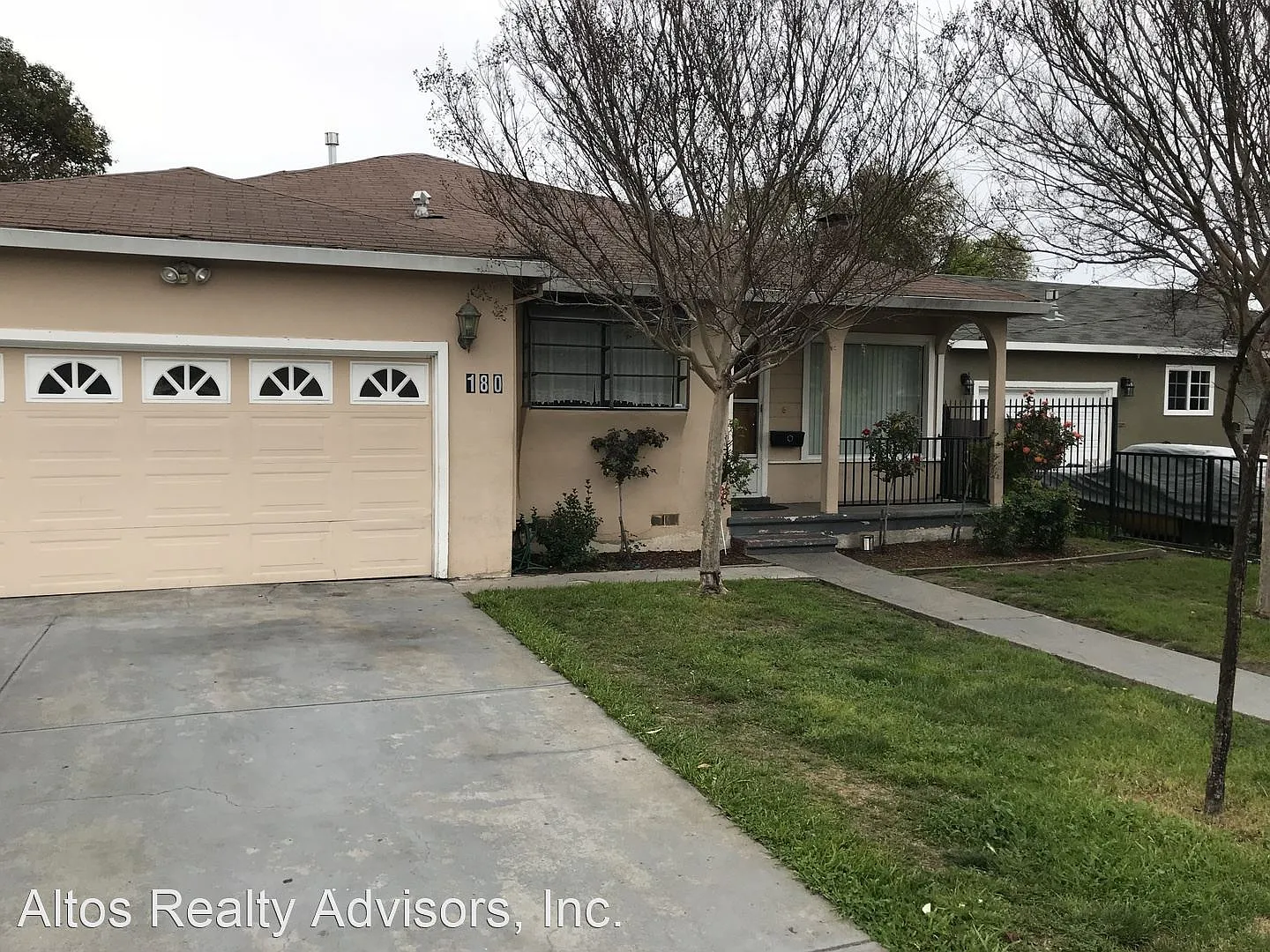 180 Wisteria Dr photo 1