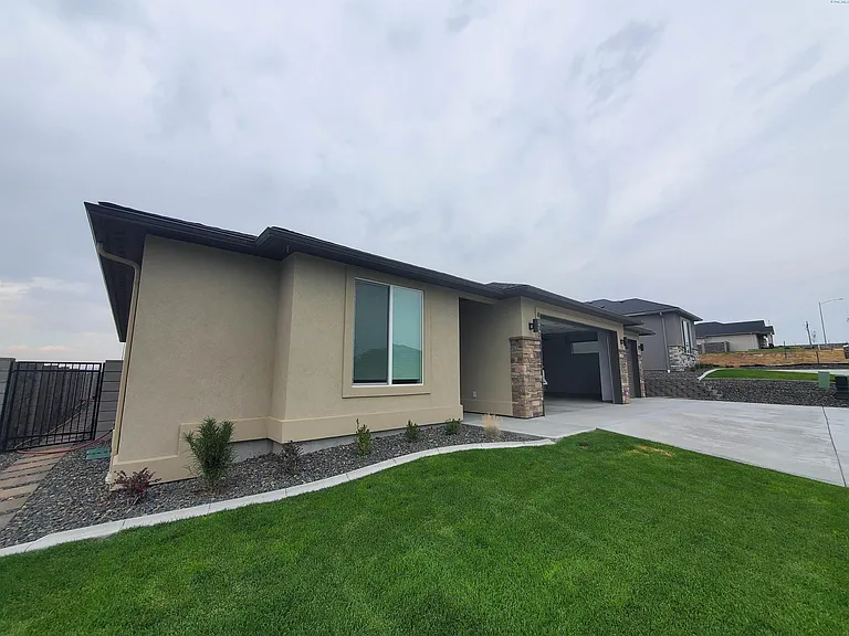 4130 N Clover Rd — Photo 34