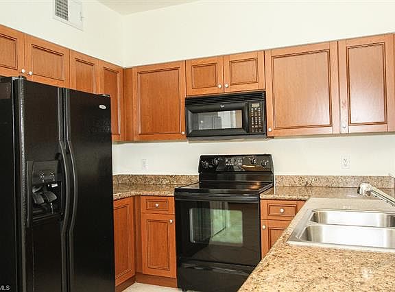 3rd image of 20230 Estero Gardens Cir Unit 204