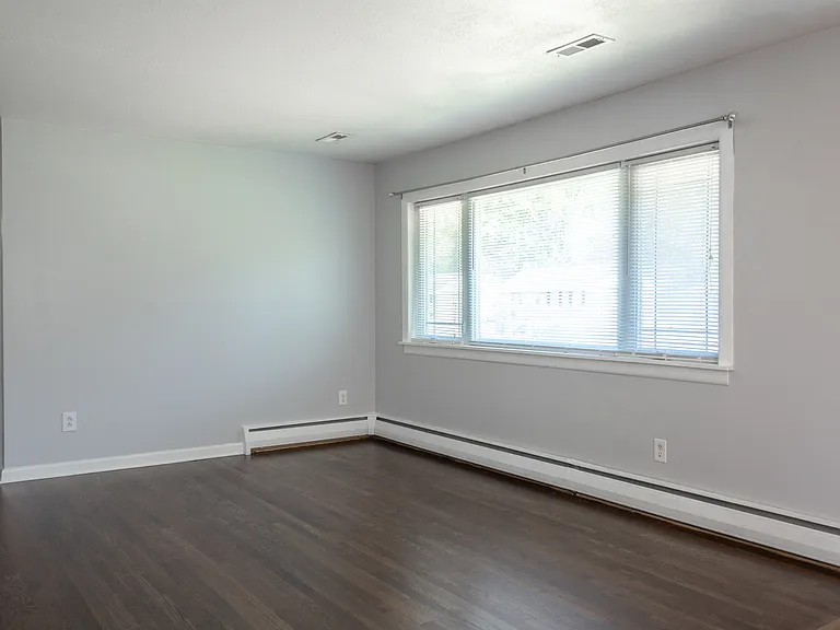 409 Seabury Ave — Photo 19