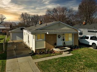 23008 Allor St, Saint Clair Shores, MI