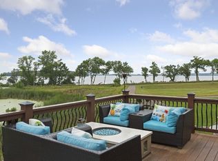 842 Beach Rd, Waconia, MN 55387