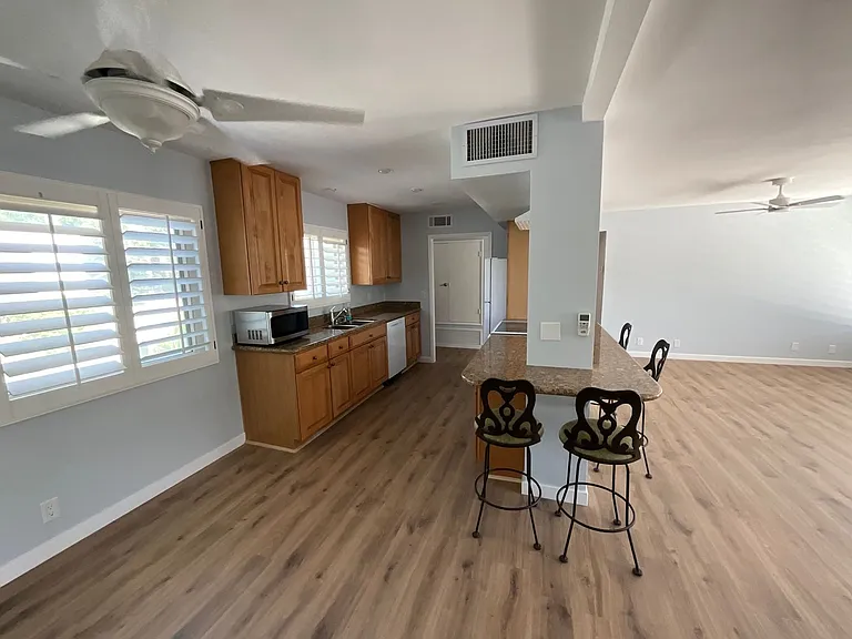 1702 Capri Cir — Photo 7