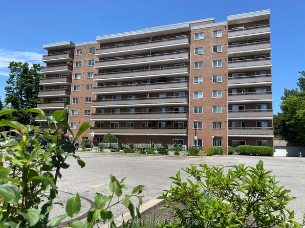 414 Blake St #306, Barrie, ON L4M 5J7