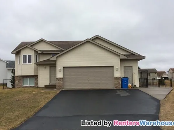 414 Cardinal Ct NW, Isanti, MN 55040