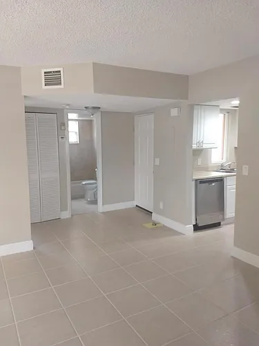 1503 SE Royal Green Cir Photo 1