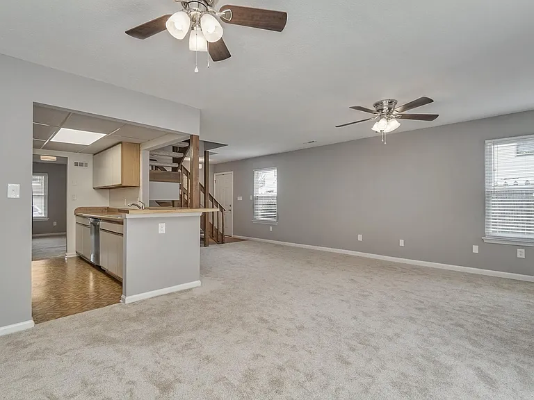 4752 Woodglen Ct — Photo 5