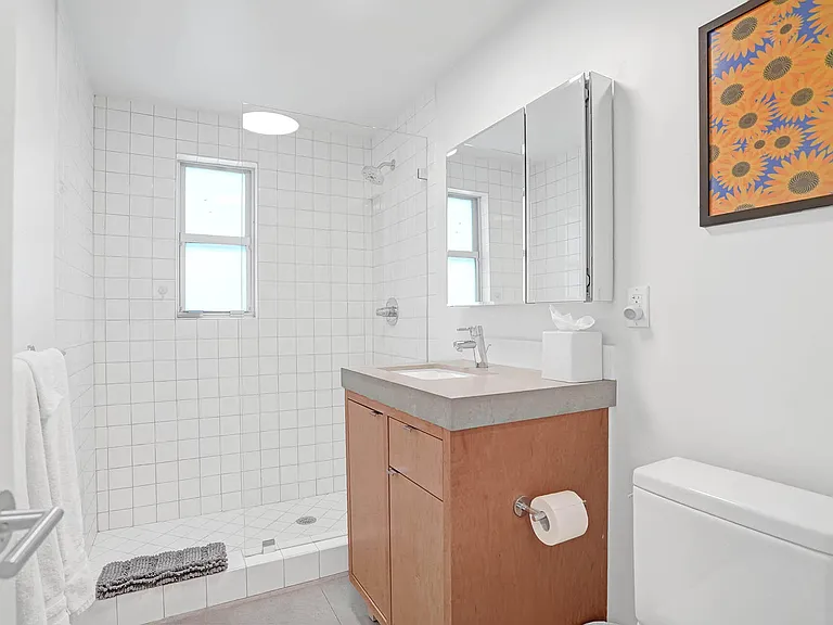 625 NE 13th Ave #2 — Photo 6