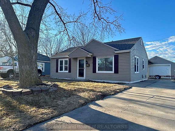 4th image of 2308 W 1st St