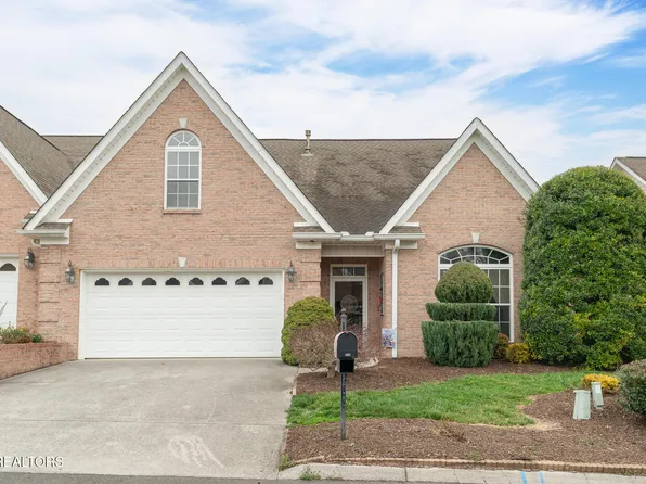 1128 Creekside Village Way, Seymour, TN 37865