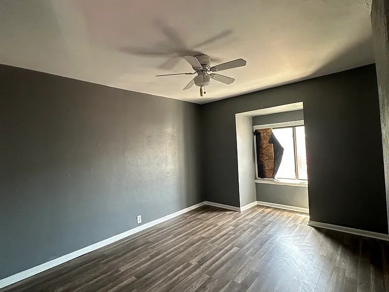 911-912 Main St #2 — Photo 12