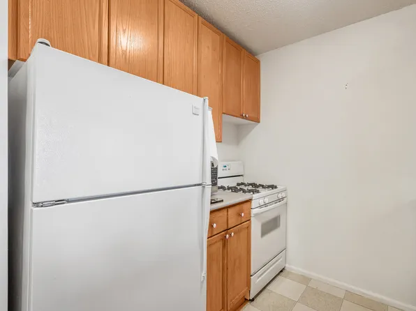 4-74 48th Avenue 38H image 2 of 18