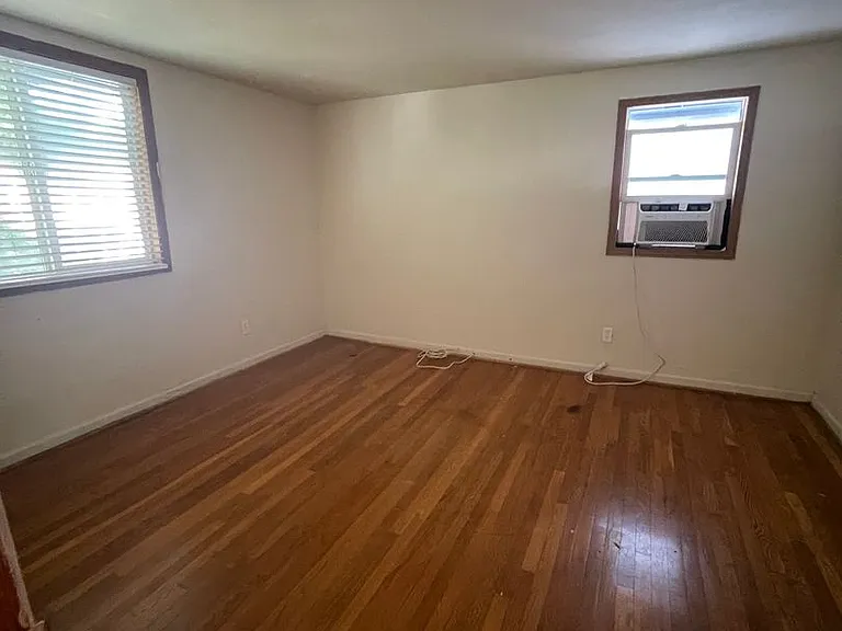 65 E Norwich Ave — Photo 44