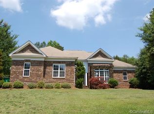 4317 Olde Roxbury Dr, Matthews, NC 28105
