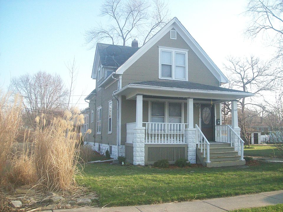 1st image of 1624 E Washington St
