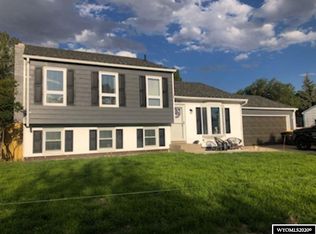 2125 Kilmary Dr, Rawlins, WY 82301