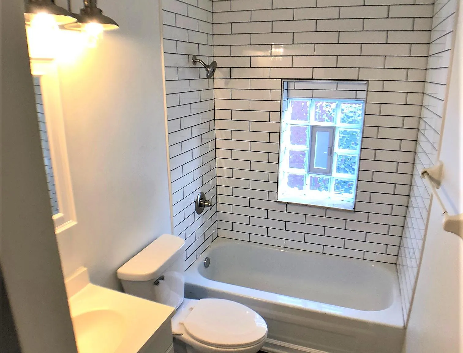 1 bed, 800 sqft, $1,350 — Photo 2