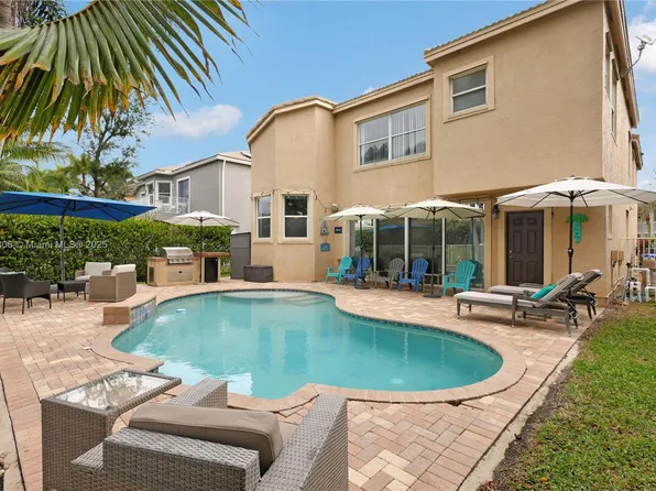 1420 SW 171st Ter, Pembroke Pines, FL 33027