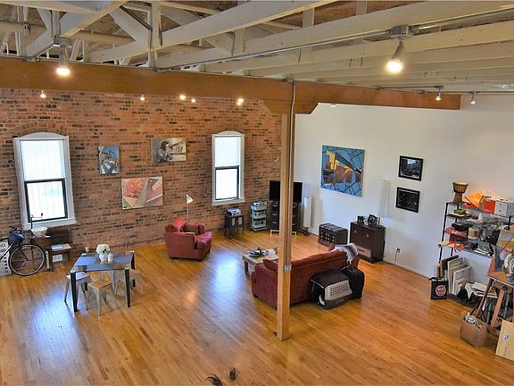 5th image of 2220 S Harwood St APT 205